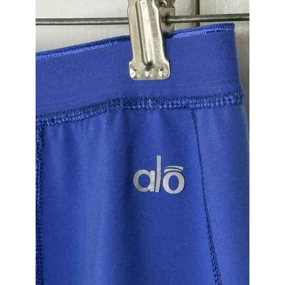 ALO COOLFIT Yoga Electric Blue Capri Leggings Medium Small‎ - Picture 4 of 11